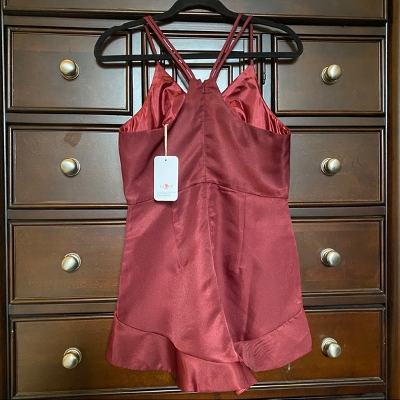 NWT L’atiste Merlot Strappy V-Neck Ruffle Romper - Picture 6 of 6